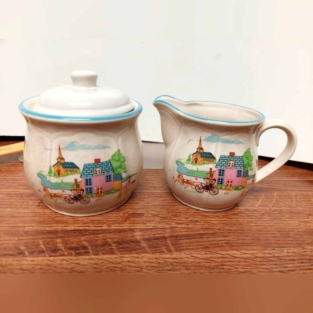 Vintage* Country Home Creamer and Sugar Bowl Set